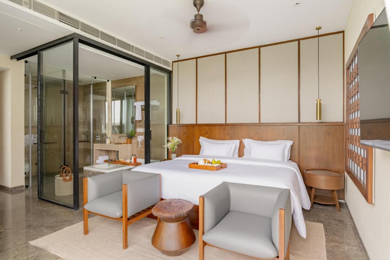 Mysa Zinc Journey By The Fern, Nani Devati Hotel Sānand Exterior foto