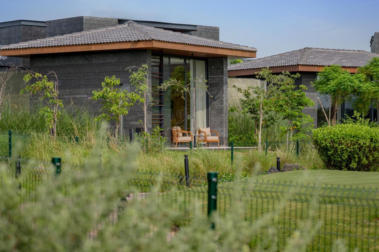 Mysa Zinc Journey By The Fern, Nani Devati Hotel Sānand Exterior foto
