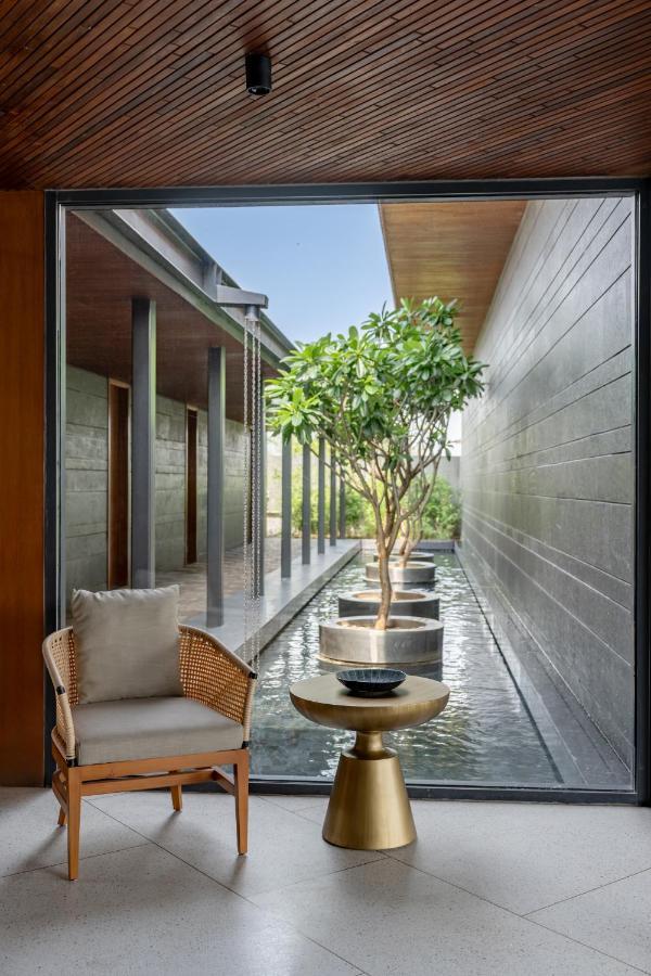 Mysa Zinc Journey By The Fern, Nani Devati Hotel Sānand Exterior foto