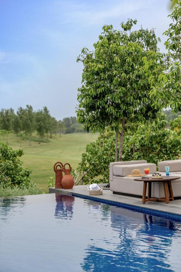 Mysa Zinc Journey By The Fern, Nani Devati Hotel Sānand Exterior foto