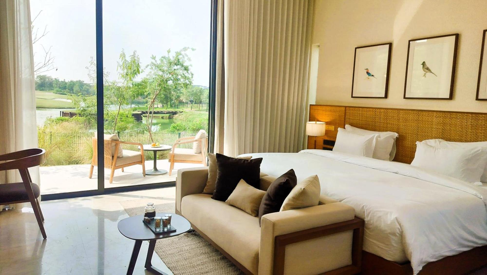 Mysa Zinc Journey By The Fern, Nani Devati Hotel Sānand Exterior foto