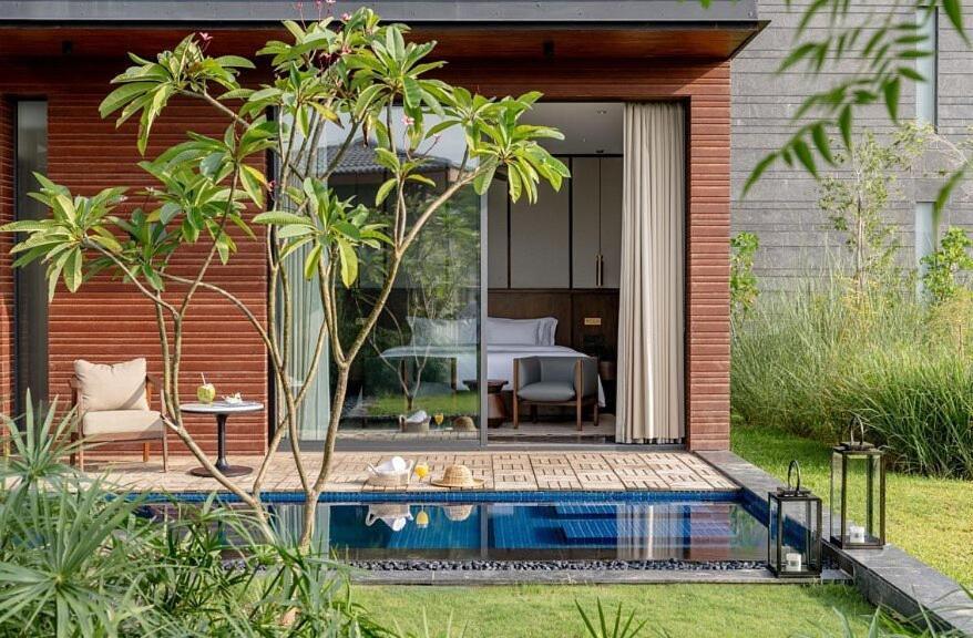 Mysa Zinc Journey By The Fern, Nani Devati Hotel Sānand Exterior foto